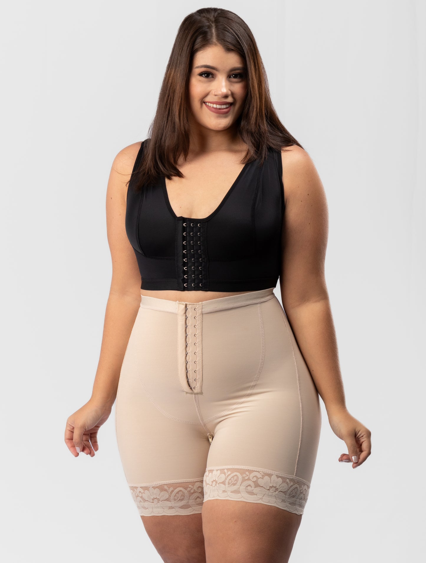 SHORT CON BROCHE MORDEADOR LEVANTA GLUTEOS 🍑